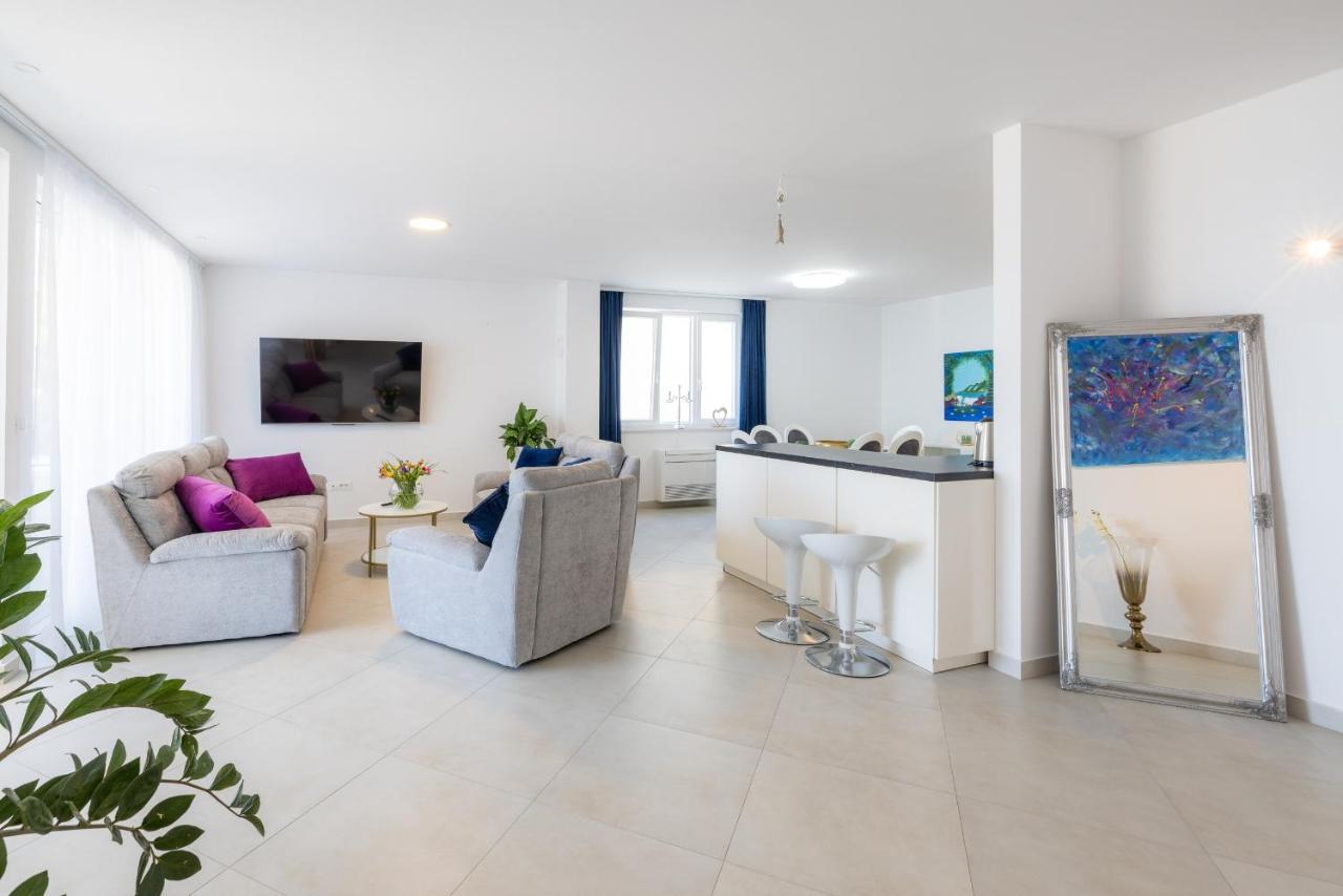 Villa Smaragd - Lapis - Luxury Apartment With Shared Pool Makarska Luaran gambar