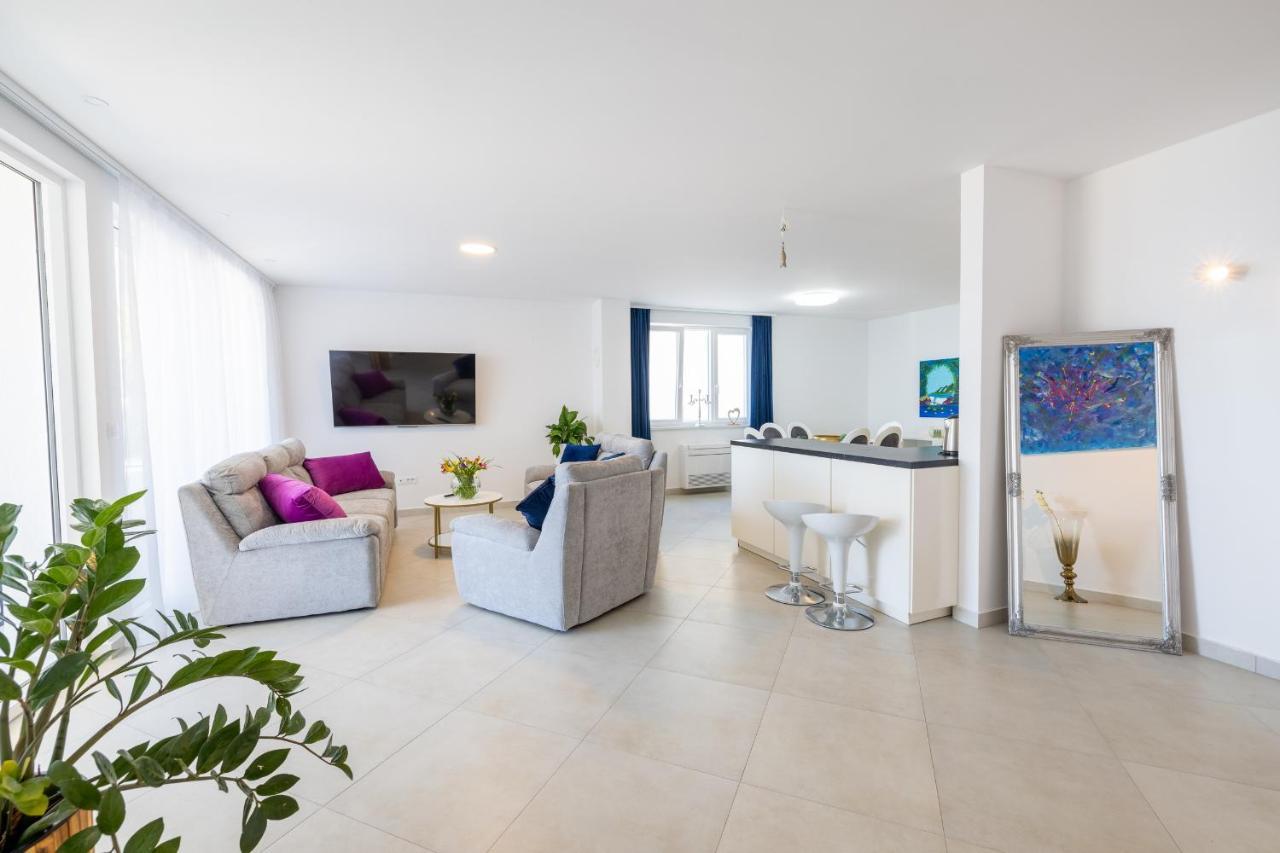 Villa Smaragd - Lapis - Luxury Apartment With Shared Pool Makarska Luaran gambar