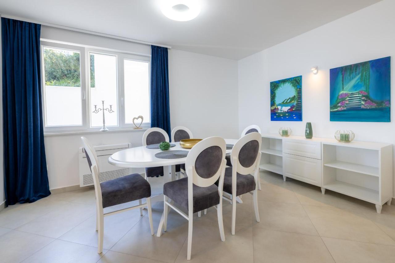 Villa Smaragd - Lapis - Luxury Apartment With Shared Pool Makarska Luaran gambar