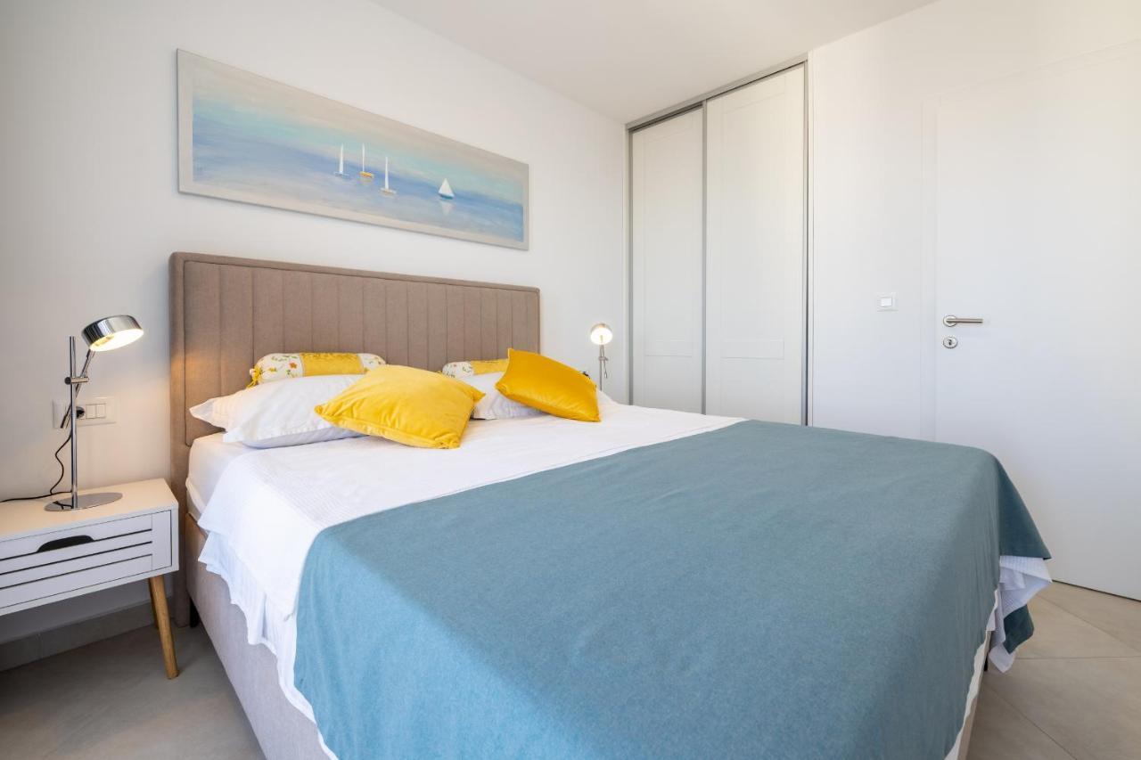 Villa Smaragd - Lapis - Luxury Apartment With Shared Pool Makarska Luaran gambar