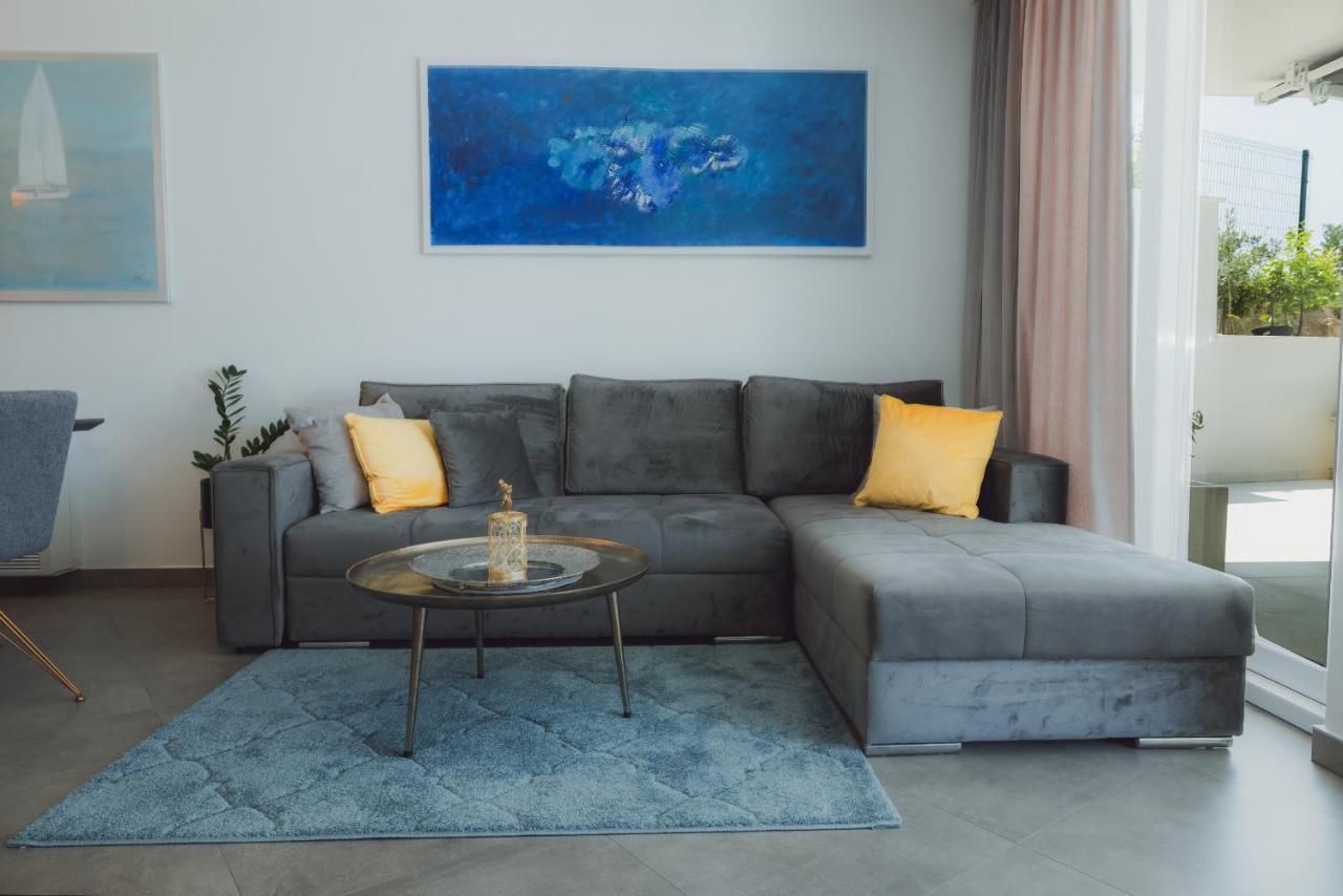 Villa Smaragd - Lapis - Luxury Apartment With Shared Pool Makarska Luaran gambar