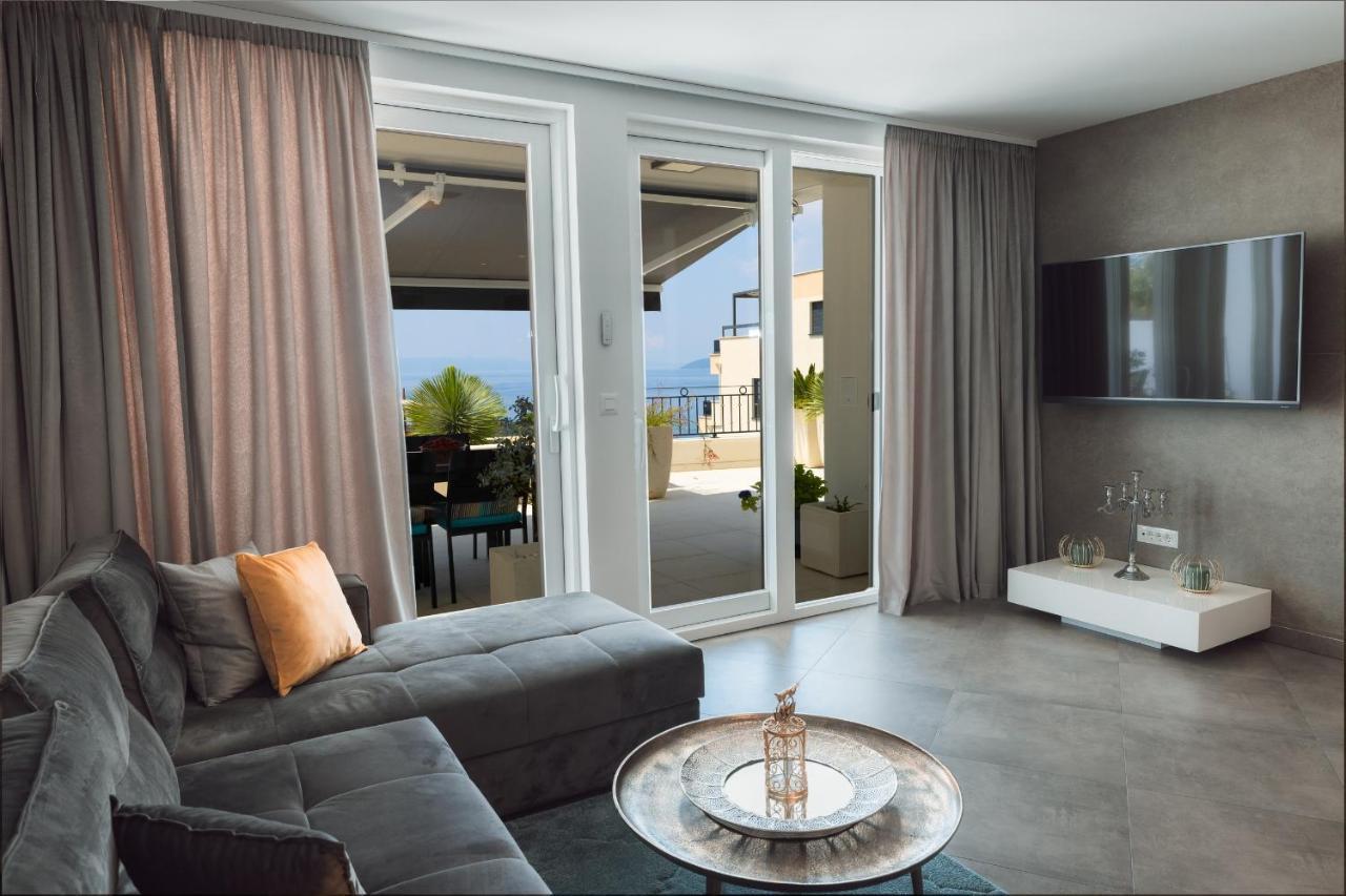 Villa Smaragd - Lapis - Luxury Apartment With Shared Pool Makarska Luaran gambar