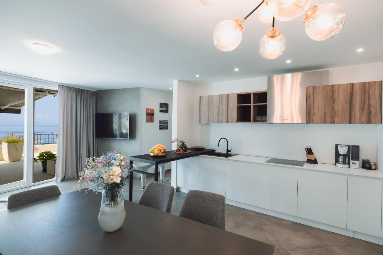 Villa Smaragd - Lapis - Luxury Apartment With Shared Pool Makarska Luaran gambar